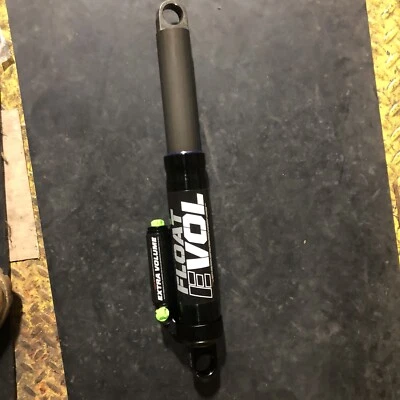 Nuevo amortiguador Arctic Cat EVOL-17,10" mano derecha para 2014 M 9000 HCR 162 3703-266 Foto 1 de 4