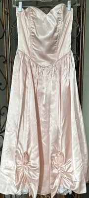 Vestido de graduación Contempo informal vintage años 80 princesa rosa rubor con encaje blanco 7/8 Foto 1 de 4