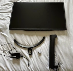 LG 32UD59-B 32" Class 4K UHD LED Monitor - Picture 1 of 3