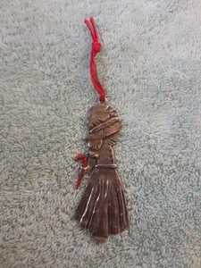 Adorno de bastón de caramelo vintage Hutton Pewter Girl - Imagen 1 de 5