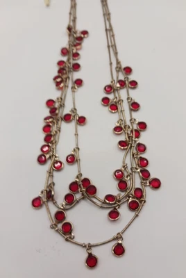 Collar Anne Klein Cristales Rojos Tono Dorado Tres Hilos Foto 1 de 4