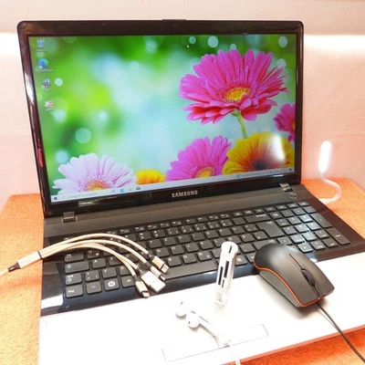 Samsung 305E PREMIUM 17 pollici HDPLUS l 1TB SSD Windows 10 l 8GB RAM NUOVO... - Immagine 1 di 4