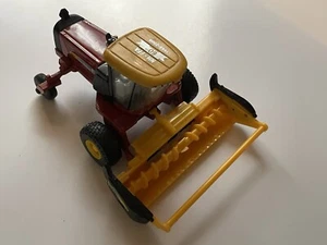 ERTL New Holland 1/64 H8060 NH-FFA 60th Edition “Haybine” - Picture 1 of 8