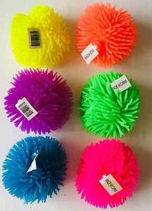 2 PUFFER BALL Toy Throw IT/Squeeze IT/Catch IT/Stress IT/Fun/Play Ball -Random - Picture 1 of 10