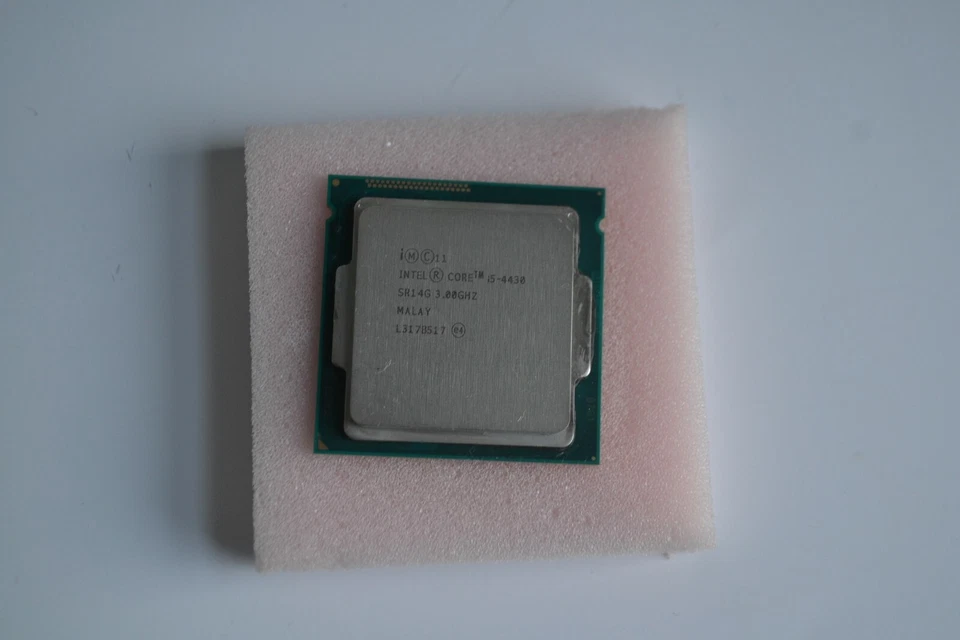 INTEL CORE i5 4430 3.2 GHz CPU PROCESSOR LGA 1150 HASWELL SR14G 0 - Image 1 of 1