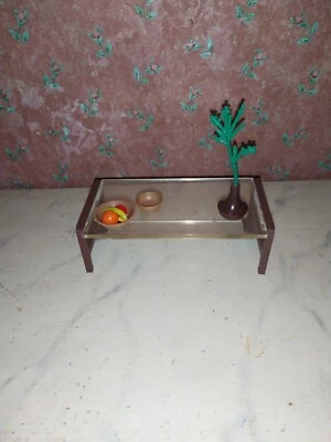 Alter Kunststoff-Tisch-um 1960-70-Puppenstube-Puppenhaus- ca 1:12 - Bild 1 von 2