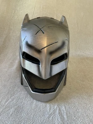 Batman V Superman: Batman Helmet Plastic - Image 1 of 4
