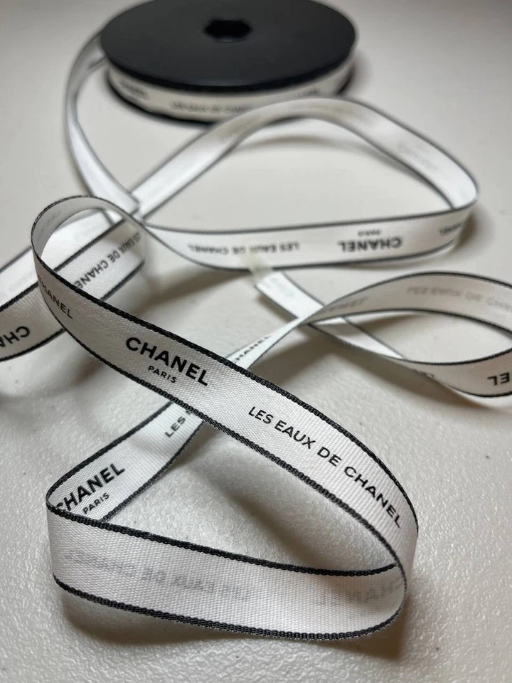 Chanel LE White Les Eaux de Chanel Gift Wrap Ribbon  3 Yards (2.7m) - Image 1 of 2