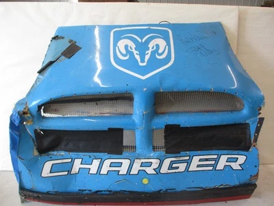 Rejilla delantera Richard Petty Dodge Charger firmada por Petty alrededor de 1980 Foto 1 de 3