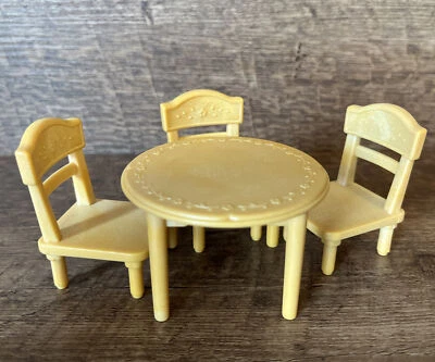 Sylvanian Families Calico Critters Round Table 3 Chairs Floral Design Ships Fast - Image 1 of 4