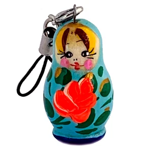 Idée cadeau pour invites pas cher/ Bijou portable Matriochka/ breloque Poupée - Zdjęcie 1 z 1