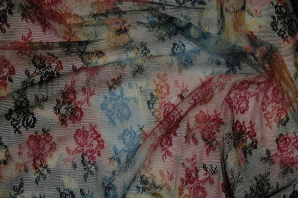 Tüll weich (€18/m²) 0,3 m Batik Ornamente 1,3 m breit - Bild 1 von 1