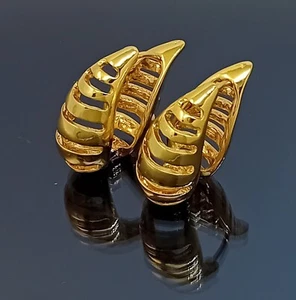 18K Gold Filled Stunning Italian Polish Filigree 18ct GF Huggie Earrings 25mm - Picture 1 of 11