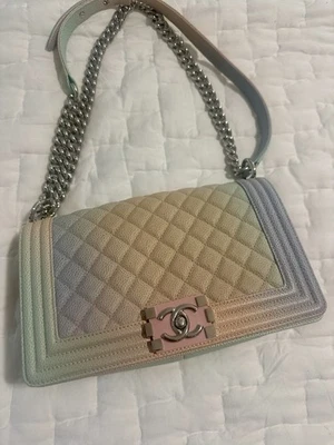Bolso Chanel Rainbow Boy Colección 18P Antiguo Talla Mediana Foto 1 de 4