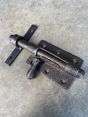 Ancien  verrou en fer pour porte, serrure ferrure heurtoir penture - Photo 1/4