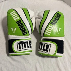 Guantes de boxeo Title 14 OZ espuma infundida grandes verdes y blancos - Imagen 1 de 3