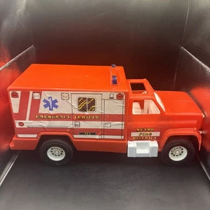 Vintage Krankenwagen Spielzeug Montgomery Kunststoff Metro Feuerwehr Einsatzfahrzeug - Bild 1 von 19