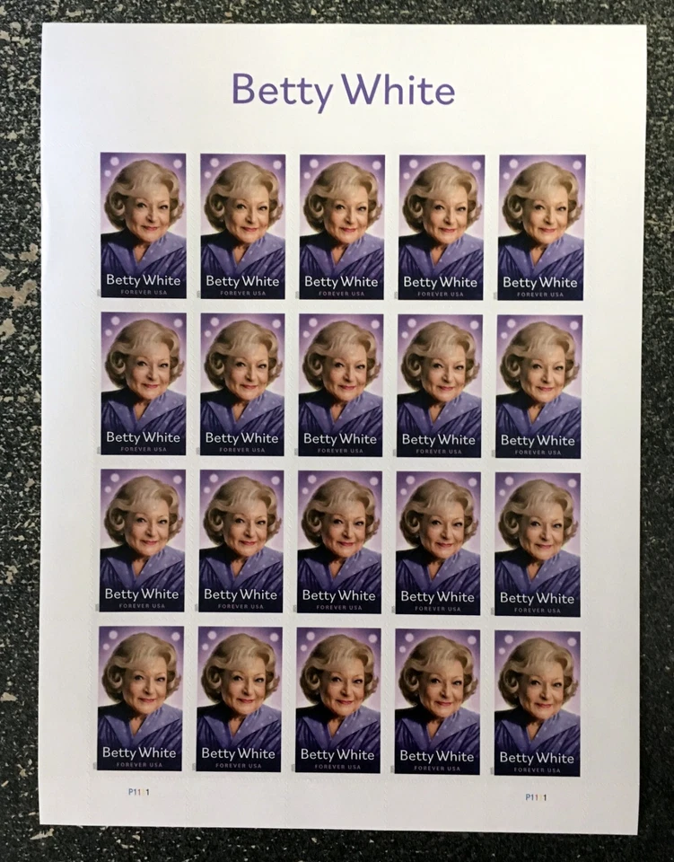 2025USA #5926 Forever Betty White- Sheet of 20 mint - Image 1 of 1
