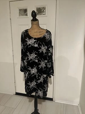 Vestido recto para mujer bordado floral Lux II - blanco y negro talla grande y XL Foto 1 de 4