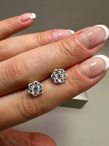 Pendientes de oro amarillo de 9 quilates con diamantes cultivados en laboratorio de 0,97 quilates LGSL23 - Imagen 1 de 17