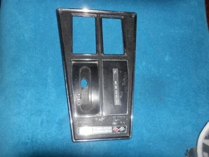 Placa de cambio bisel consola GM L82 CORVETTE METAL ORIGINAL AC A/T 73-76 3996819-20 - Imagen 1 de 4