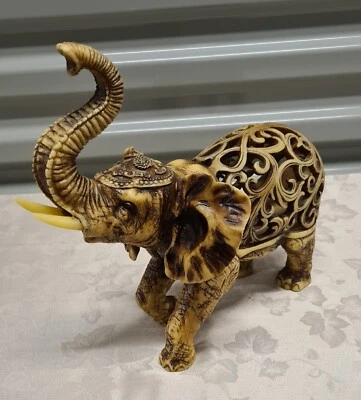 Design Toscano Jali Elephant Sculpture Bone - Image 1 of 4