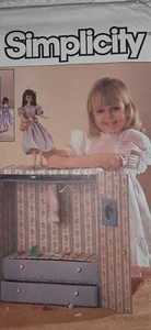 Modello SIMPLICITY #6969~Armadio per bambole portatile~NON TAGLIATO/PIEGATO IN FABBRICA  - Foto 1 di 2