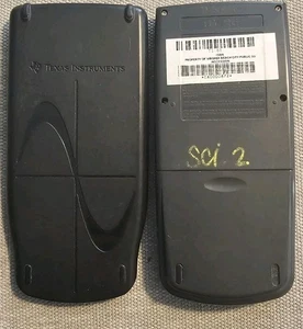 Nur Ersatzteile: V2 Texas Instruments TI-83 graphischer Taschenrechner mit Deckel schwarz - Bild 1 von 3