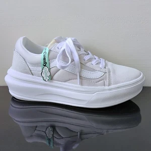 Vans Old Skool Overt Wildleder/Textil leichte Damen-Sneaker in hellgrau/weiß - Bild 1 von 12