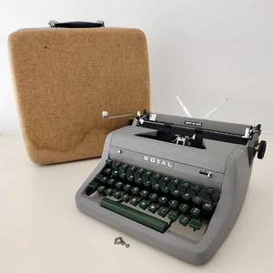 Máquina de escribir manual portátil Royal Quiet De Luxe 1953 con estuche y llave - gris/verde - Imagen 1 de 24