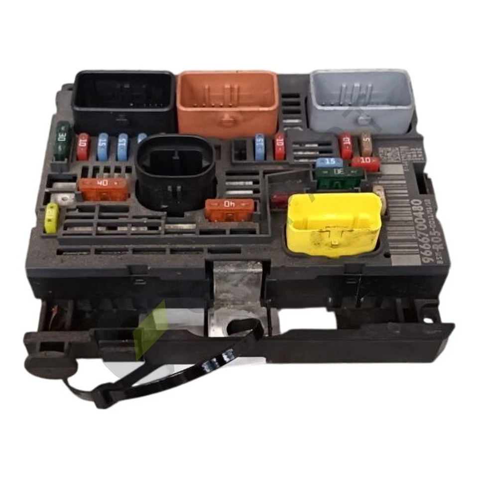 PEUGEOT 308 SW S HDI MK1 (T7) Fuse Box In Engine Bay 9666700480 - Image 1 of 4