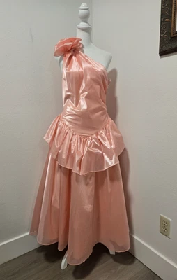 80s STEPPIN' OUT PEACH SATIN ONE BOW TRIM ONE SHOULDER PEPLUM PARTY/PROM DRESS - Image 1 of 4