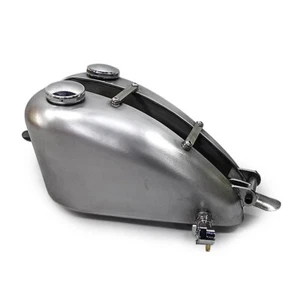 7L Petrol Gas Fuel Tank W/ Cap Switch Universal For Motorcycle Motorbike SNG - Picture 1 of 11
