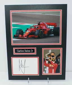 Carlos SAINZ Jr. Ferrari piloto de F1 exhibición de fotos firmada y montada + certificado de autenticidad del concesionario - Imagen 1 de 1