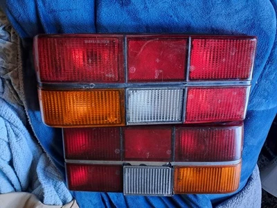 PAIR VOLVO 240 1985-1993 TAIL LIGHTS PASSENGER RH AND DRIVER LH. LOT OF 2. - Image 1 of 4
