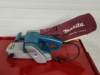 Makita 3"X24" Belt Sander 9924DB - Image 1 of 4