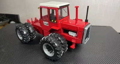 1/32 Massey Ferguson 1500 4WD, 2004 National Farm Toy Show Toy Farmer ZFN16117A - Image 1 of 4