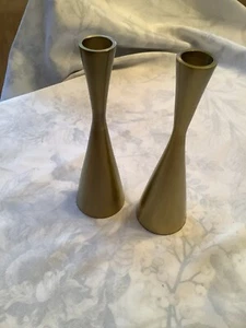 Pair of Godinger Silver Art Brushed Gold Hourglass Shape Candlesticks India - Picture 1 of 6