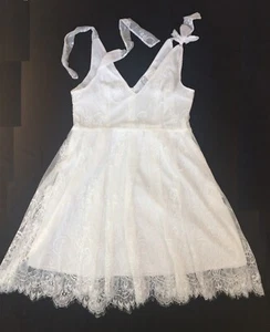 Women Classic elegant V-Neck Floral Lace Dress-Size XL White Floral Lace Wedding - Picture 1 of 9