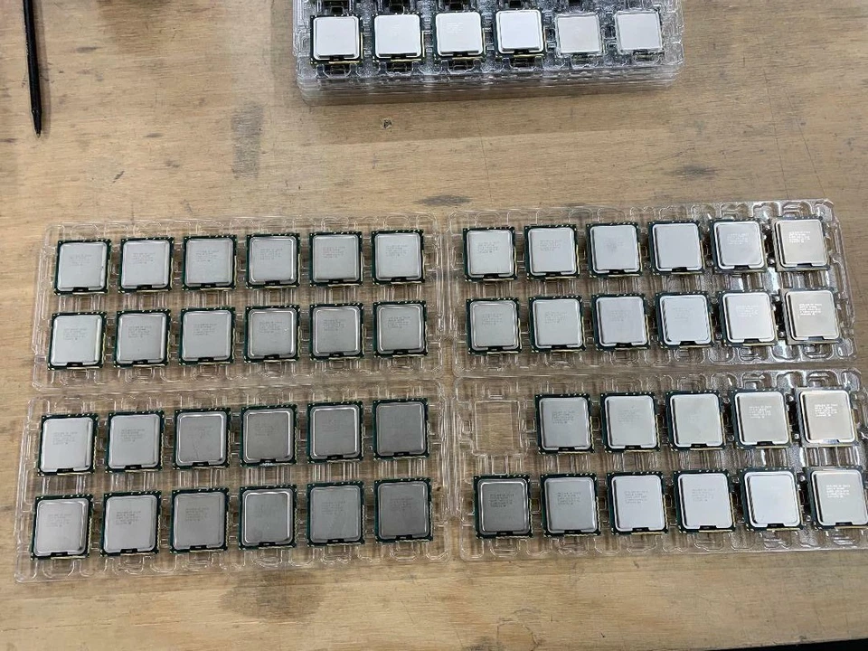 Лот из 24 Intel Xeon E5620 SLBV4 - Изображение 1 из 1