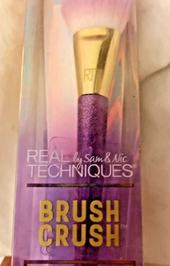 Real Techniques Brush Crush 302 Blush New In Box! Sam And Nic Makeup Holographic - Picture 1 of 7