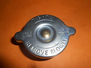 FORD ANGLIA 997cc (1959-64) 7LB RADIATOR FILLER CAP - Picture 1 of 4