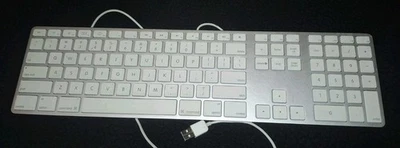 Genuine Apple A1243 Wired Mac Standard USB Keyboard w/ Numeric Keypad Silver  - Image 1 of 4