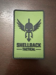 PARCHE CON LOGOTIPO TÁCTICO SHELLBACK GANCHO/BUCLE RESPALDO PLACA VERDE PORTADORES CASCOS - Imagen 1 de 2