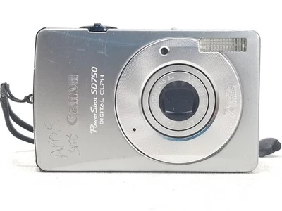Canon PowerShot SD750 Digital ELPH 7.1 MP Camera Silver - Bad Screen FOR PARTS  - Image 1 of 4