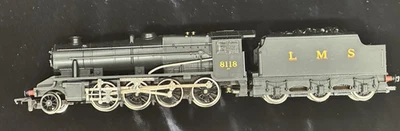 NIB HORNBY R.325 OO LMS BLACK LIVERY 2-8-0 CLASS 8F ROAD #8118 - FREE SHIP - Image 1 of 4