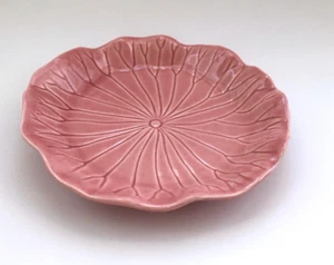 Plato pequeño Metlox Lotus, 5,75 pulgadas rosa polvoriento hecho en EE. UU. - Imagen 1 de 4