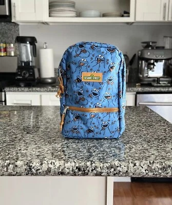 Mini Mochila Cookie Monster 11” Sesame Street Azul 2022 Nova Frete Rápido - Imagem 1 de 4