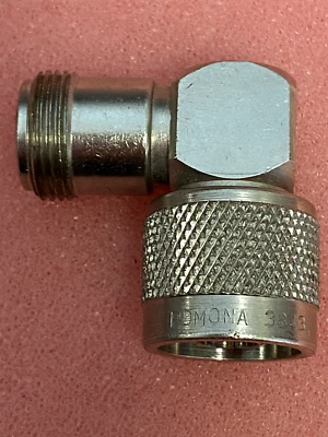 Adaptador Pomona 3843 Tipo N ángulo recto macho a hembra Foto 1 de 3