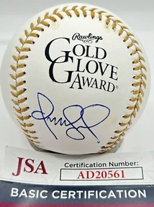 Omar Vizquel Signed Offical Gold Glove Award Baseball JSA COA - Picture 1 of 2